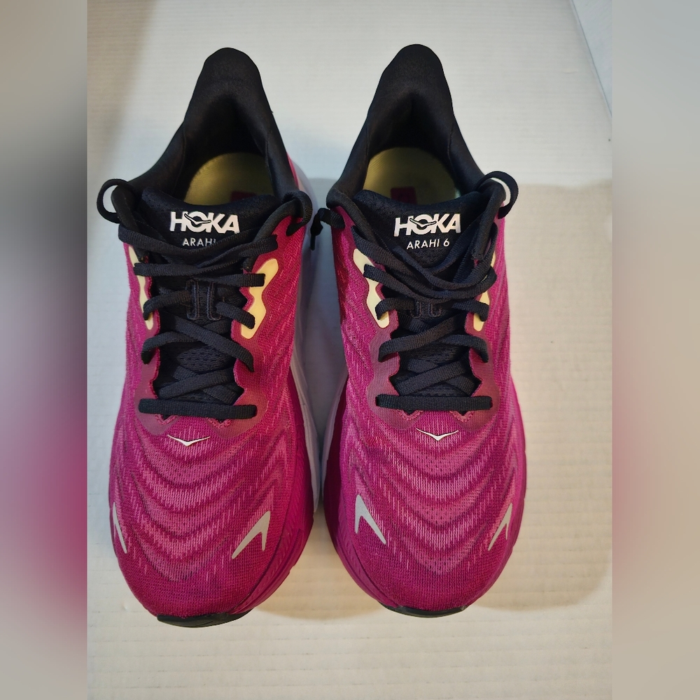 HOKA ONE ONE Women's Low Neck Sneakers, Fuchsia lbis Rose Festivals size 10